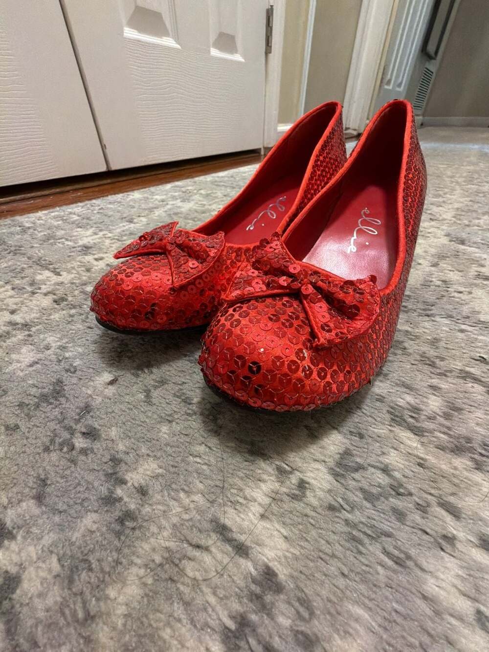 Ellie Judy Red Sequin Bow Pumps Wizard of Oz Dorothy Shoes Size 9 - Picture 2 of 5
